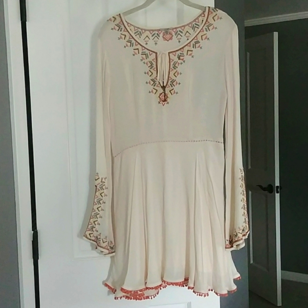 Ecoté Urban Outfitters embroidered dress NWOT